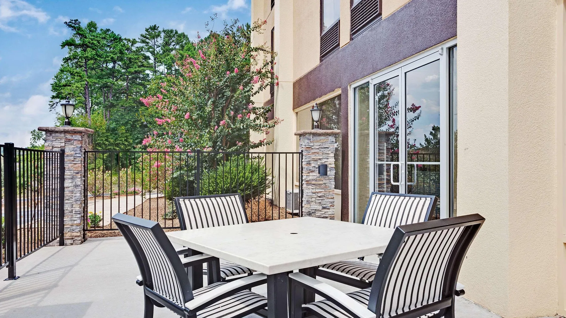 Wyndham Garden Charlotte Airport Southeast Hotel