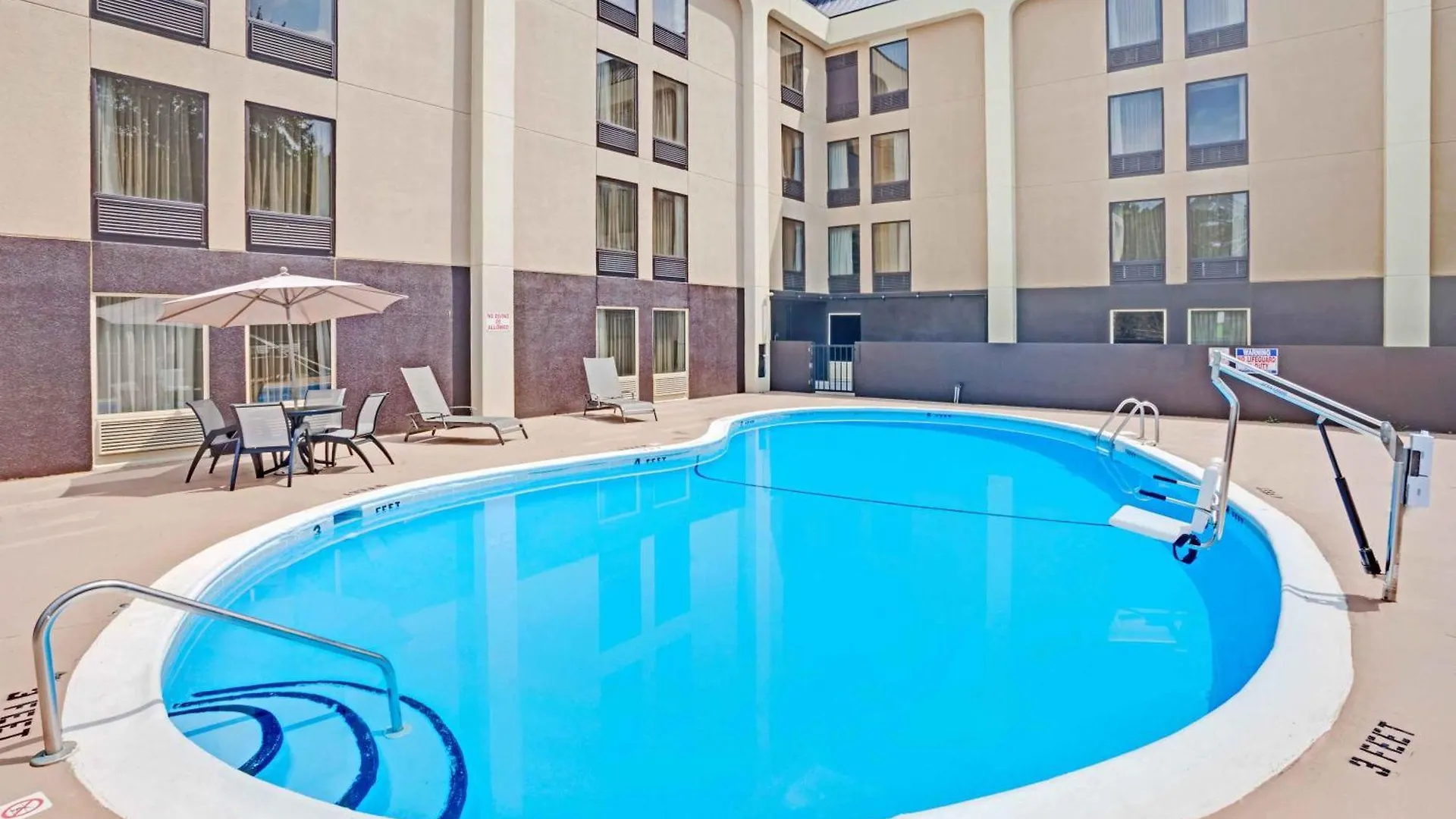 Wyndham Garden Charlotte Airport Southeast Hotel